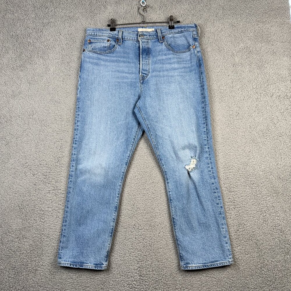 Levis Premium Jeans Womens Size 32x26 Light Stone Wash Wedgie Straight Fit